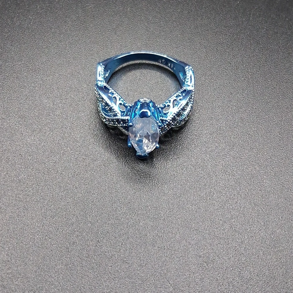 NWT Beautiful Art Deco Boho Blue 7 Sparkly Ring!!
